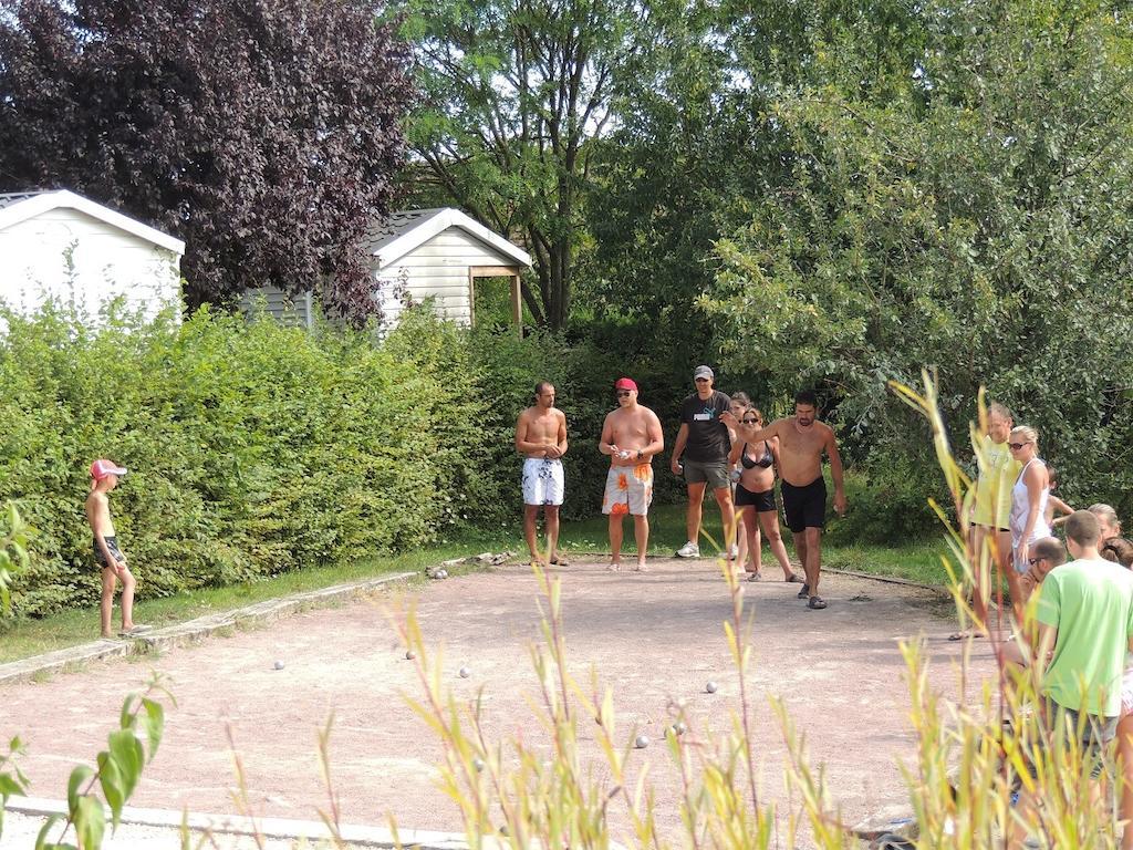 Camping L'Arada Parc Sonzay Exterior photo