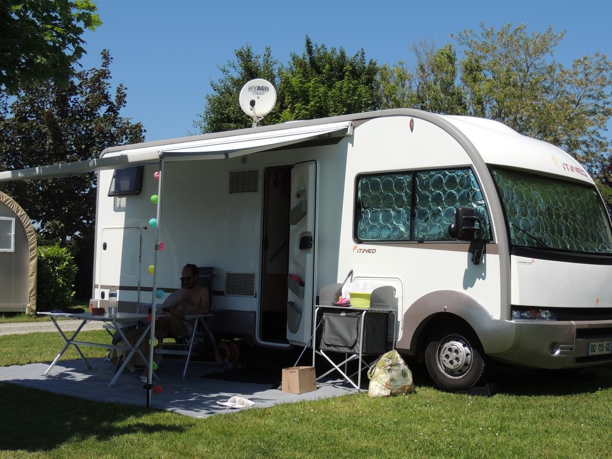 Camping L'Arada Parc Sonzay Exterior photo