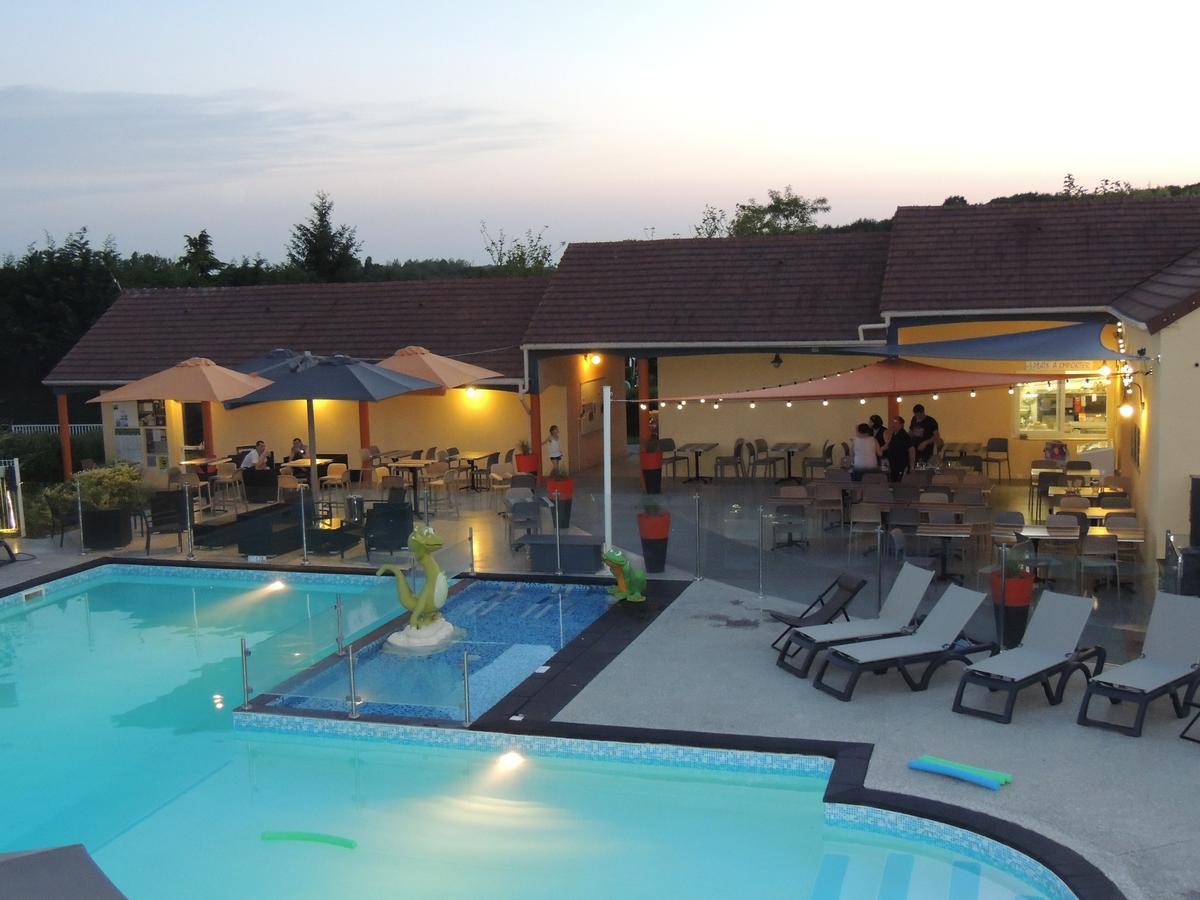 Camping L'Arada Parc Sonzay Exterior photo