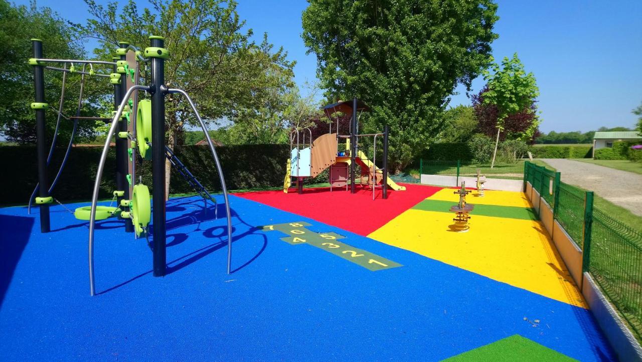 Camping L'Arada Parc Sonzay Exterior photo
